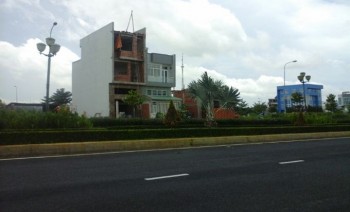 Bán gấp lô đất 3 mặt tiền Lý Thái Tổ Kinh Doanh Ngay Chỉ 900 Triệu