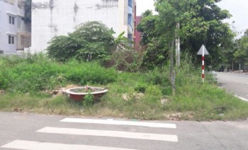 Chính chủ cần tiền bán gấp lô đất gần ngã tư Quán Chuối, giá 850tr, SHR còn thương lượng. LH: 0931938789 Tiến