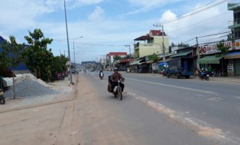  BÁN ĐẤT SỔ RIÊNG NGAY CHỢ, ĐƯỜNG 25M, KINH DOANH NGAY